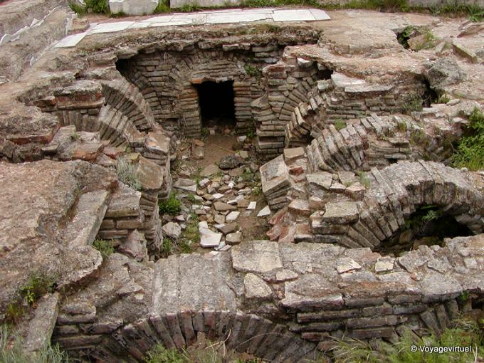 Stätte von Perge, Bäder in gutem Zustand - Türkei