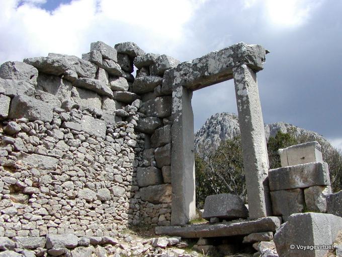 Tür in den Ruinen von Termessos - Türkei