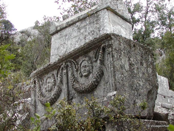 Geschnitzte Grab in der Nekropole von Termessos - Türkei
